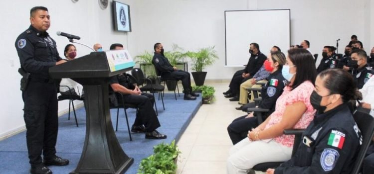 Capacitan a policías de Quintana Roo