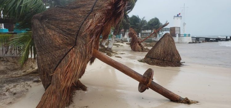 Estados Unidos ofrece ayuda a Quintana Roo en caso de huracanes