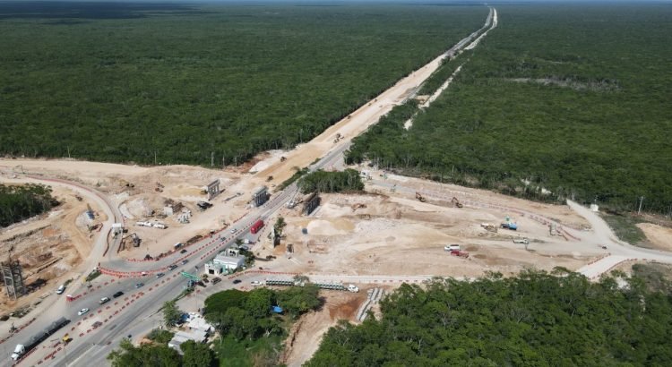 El Tren Maya se construye con muchas otras obras complementarias: AMLO