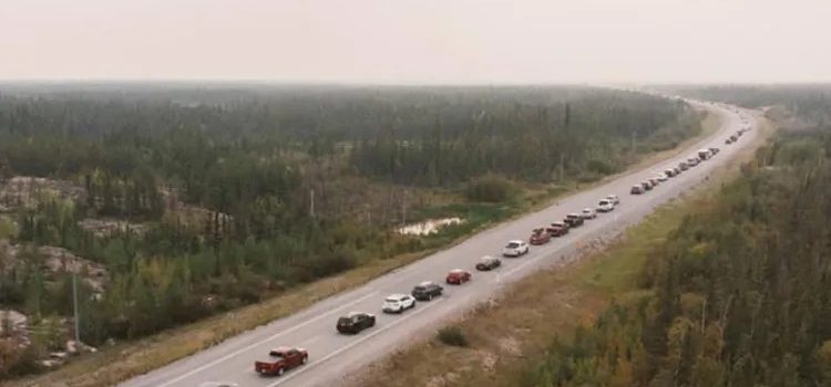 Huyen miles de los incendios en el norte de Canadá Huyen miles de los incendios en el norte de Canadá