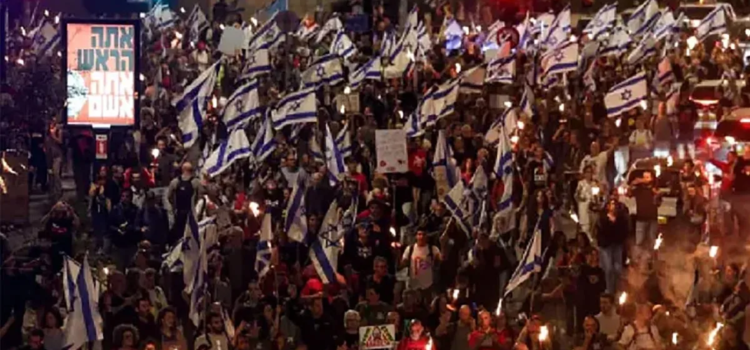 Multitudinaria manifestación en Jerusalén para exigir la renuncia de Netanyahu