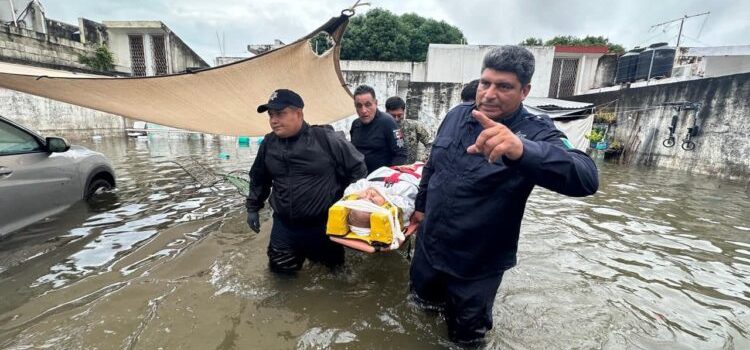 Mantienen labores de limpieza y atención a la población en Chetumal, tras inundaciones