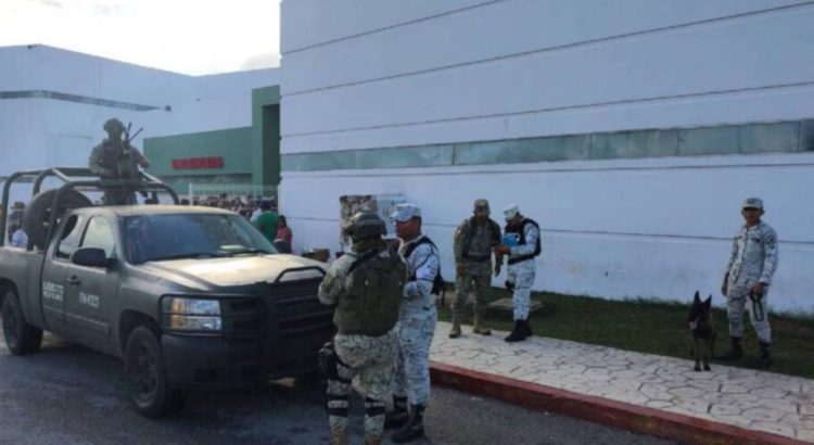 Movilización policiaca tras amenaza de explosivo en Hospital General de Cancún