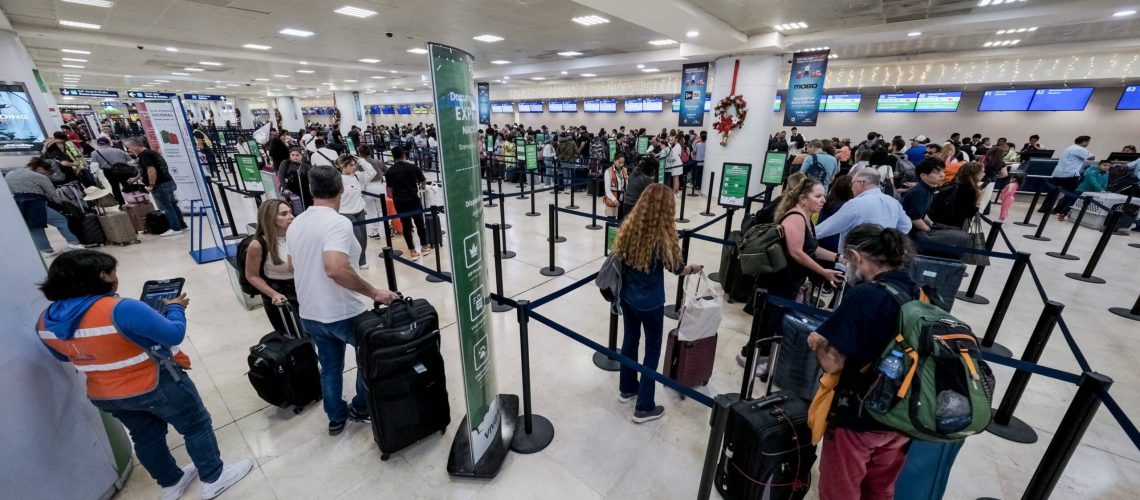 Con 500 operaciones diarias, los cuatro aeropuertos de QRoo reciben a más de 400 mil turistas este fin de semana