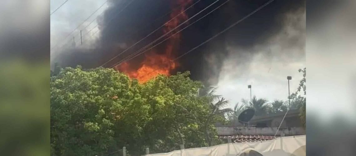 Incendio en Holbox, amenaza zona turística y hoteles