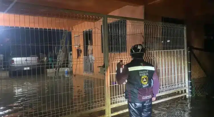 Evacúan poblados del sur de Quintana Roo ante intensas lluvias