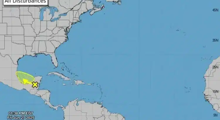 Baja presión provoca fuertes lluvias en Quintana Roo