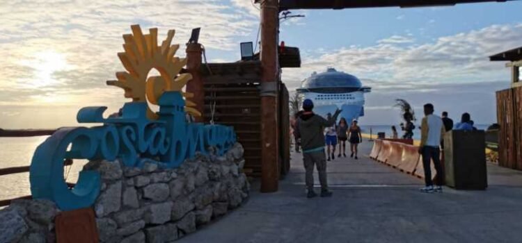 Cofece autoriza la adquisición de Royal Caribbean del puerto de Mahahual por 220 mdd Cofece autoriza la adquisición de Royal Caribbean del puerto de Mahahual por 220 mdd