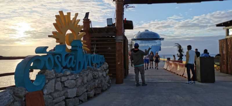 Cofece autoriza la adquisición de Royal Caribbean del puerto de Mahahual por 220 mdd