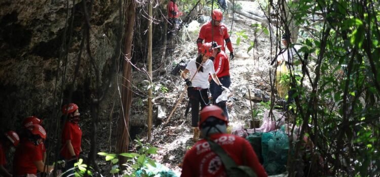Invitan a empresarios de Cancún a adoptar cenotes