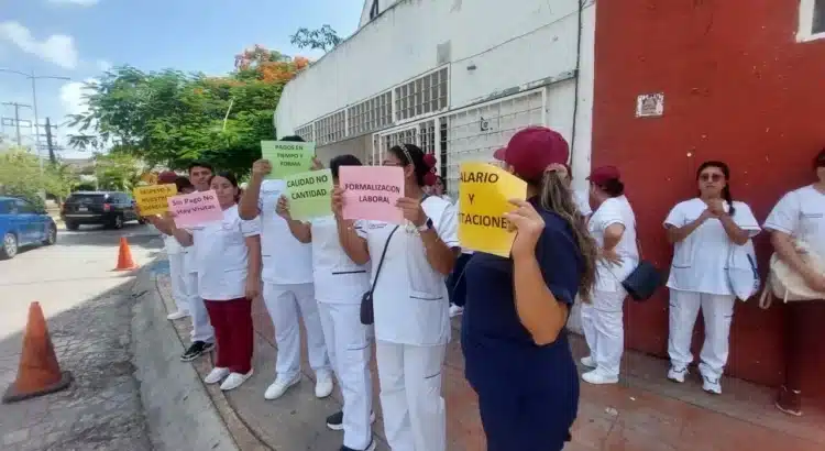 Personal del programa ‘Salud Casa por Casa’ protesta en Cancún