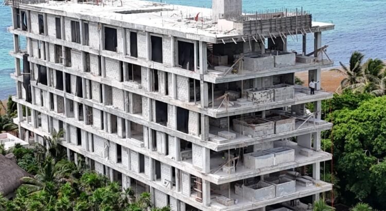Juez ordena a Profepa demoler condominio Adamar en Tulum y restaurar el ecosistema